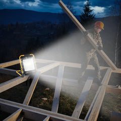 SWANEW LED Baustrahler 50W-200W, Arbeitsleuchte IP66 Wasserdicht, LED-Strahler mit 3M Kabel, und Faltbarer Ständer, 6000K Kaltweiß Fluter für Werkstatt  (mit Stecker)