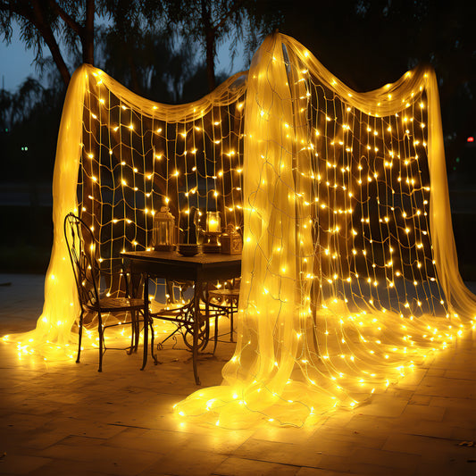 SWANEW LED Lichternetz Außen LED Lichtervorhang Lichterkette Netzlicht mit 8 Modi,  Memory-Funktion, IP44 Wasserdicht [Energieklasse G]